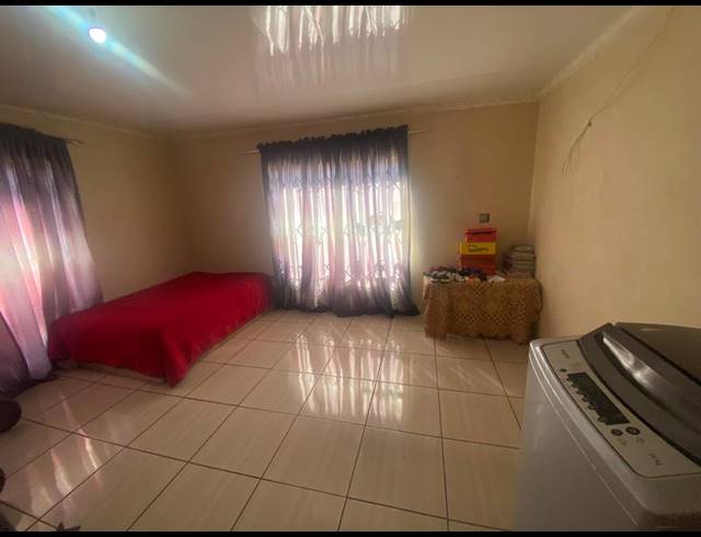 4 BEDROOM HOUSE FOR SALE IN AERORAND